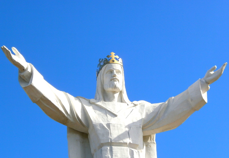 internet z głowy pomnik sygnał jezus ze swiebodzina